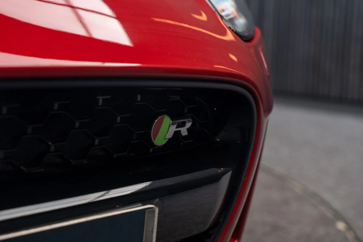 Vehicle Image 25