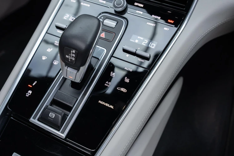 Vehicle Image 35