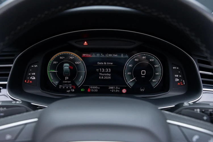 Vehicle Image 32