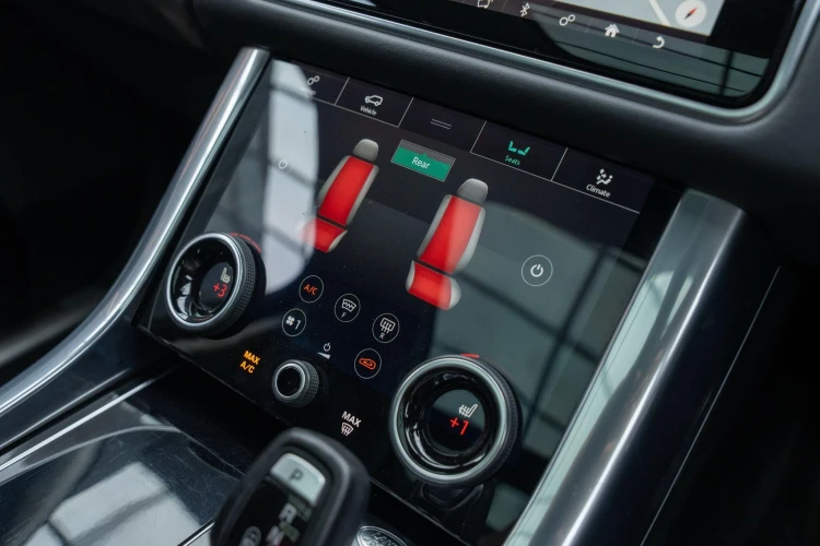 Vehicle Image 16