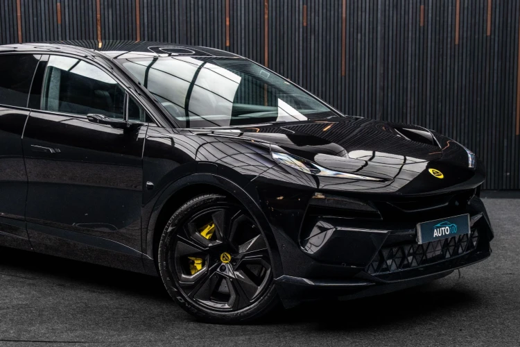 Vehicle Image 10