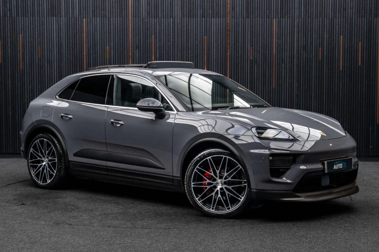 Vehicle Image 15