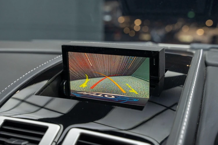 Vehicle Image 12