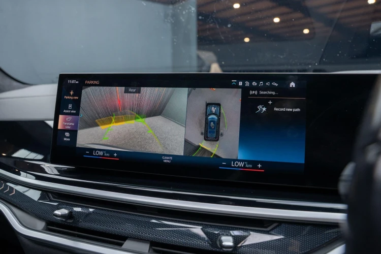 Vehicle Image 7