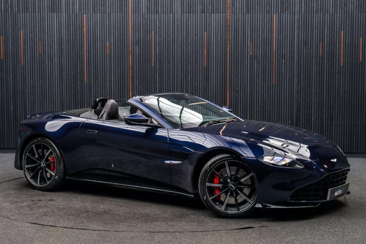 Vehicle Image 9