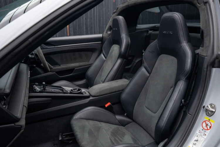 Vehicle Image 40