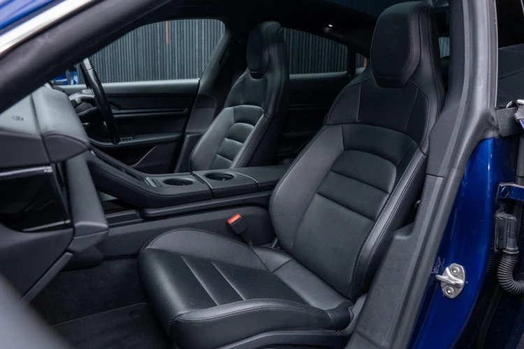 Vehicle Image 38