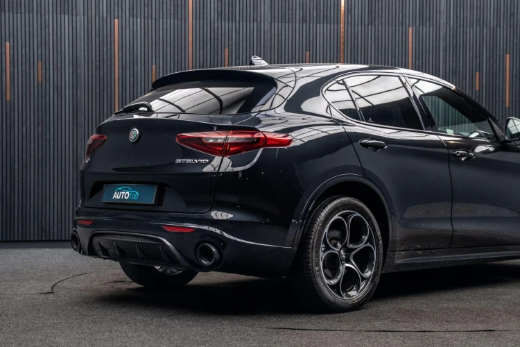 Vehicle Image 21