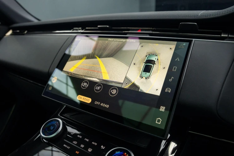 Vehicle Image 8