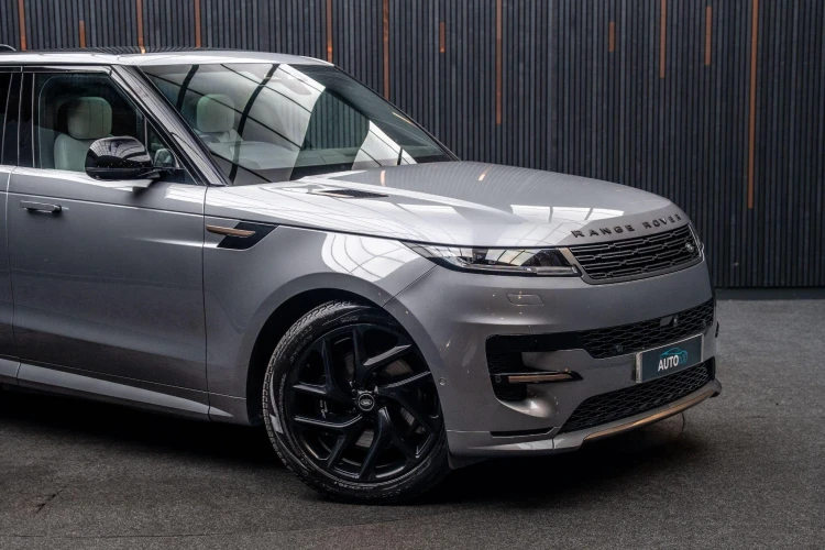 Vehicle Image 9