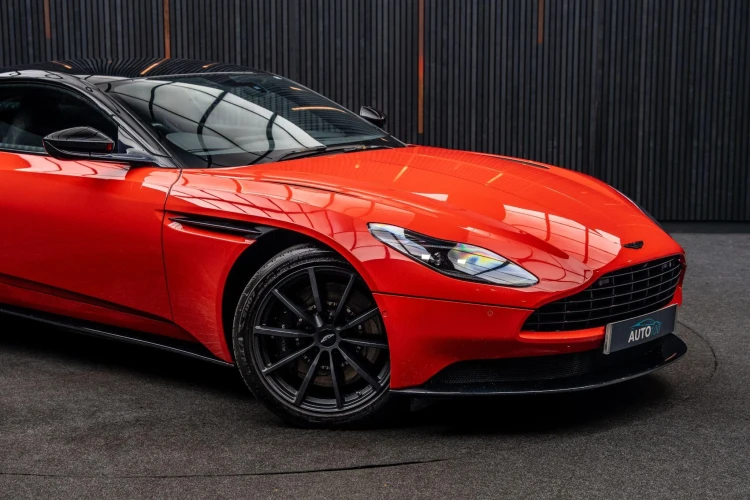 Vehicle Image 9