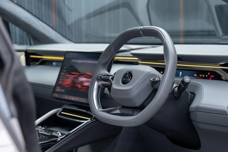 Vehicle Image 9