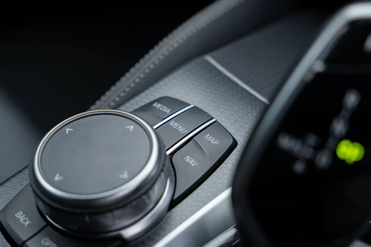Vehicle Image 25