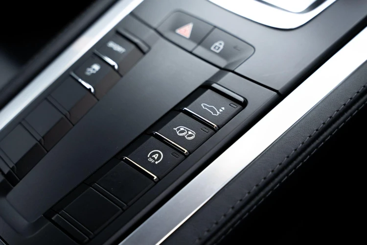 Vehicle Image 30