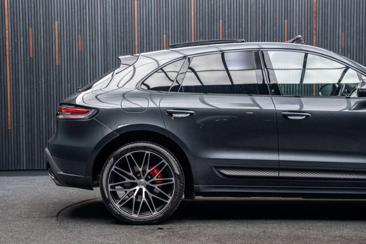 Vehicle Image 20