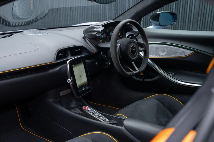 Vehicle Image 7