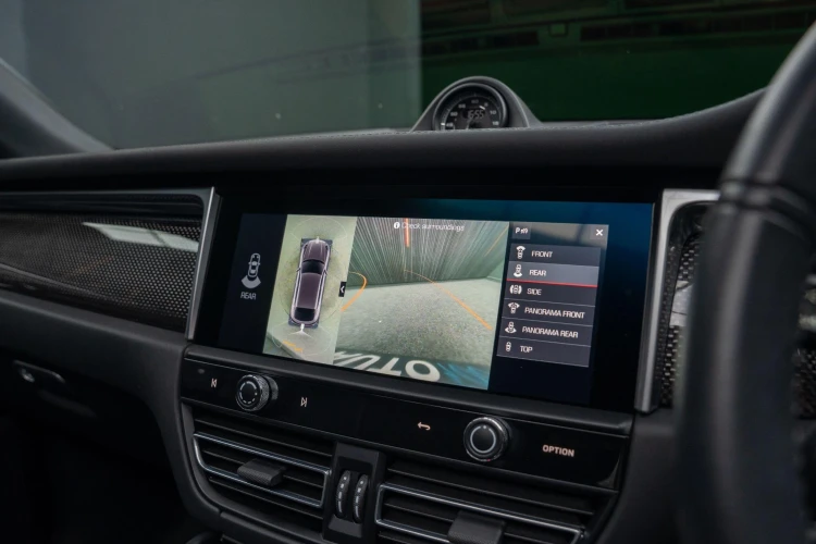 Vehicle Image 9