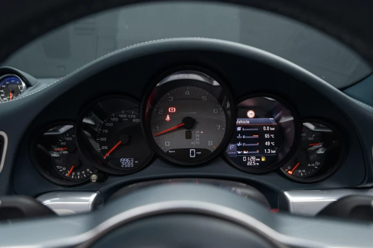 Vehicle Image 32