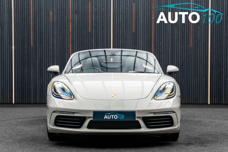 Vehicle Image 11