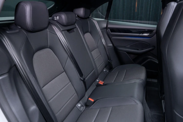 Vehicle Image 37