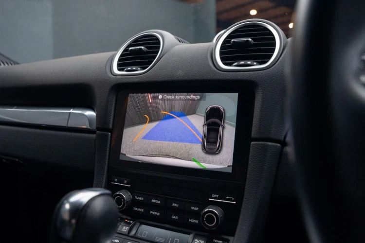 Vehicle Image 12