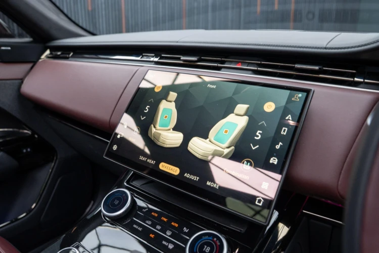 Vehicle Image 7