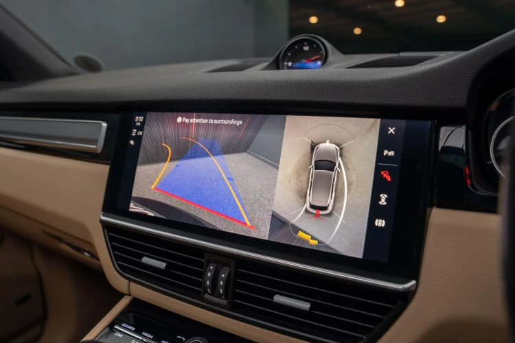 Vehicle Image 10
