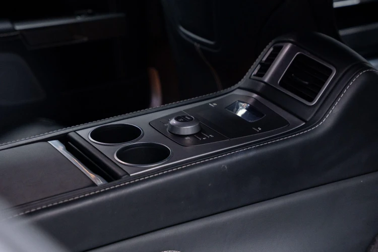 Vehicle Image 37