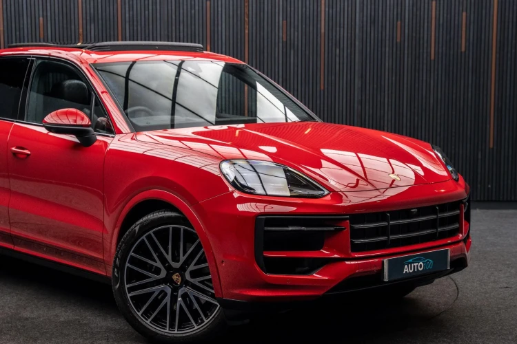Vehicle Image 9