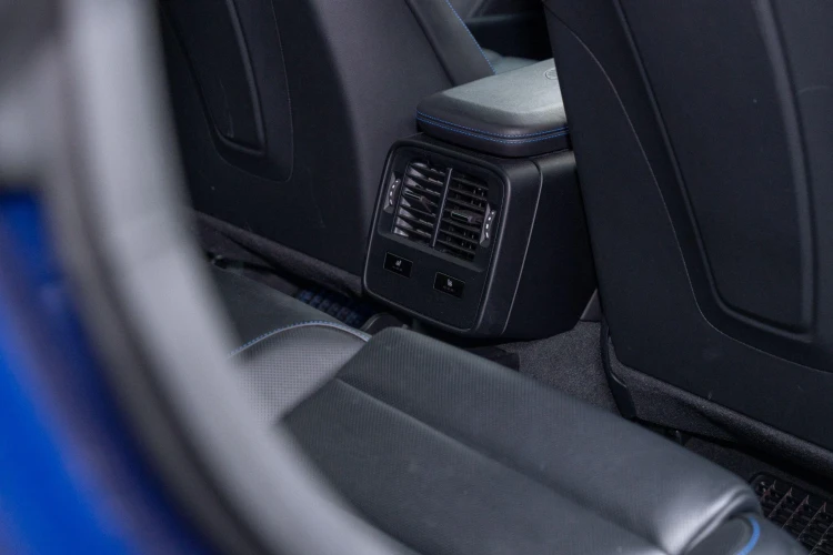 Vehicle Image 38