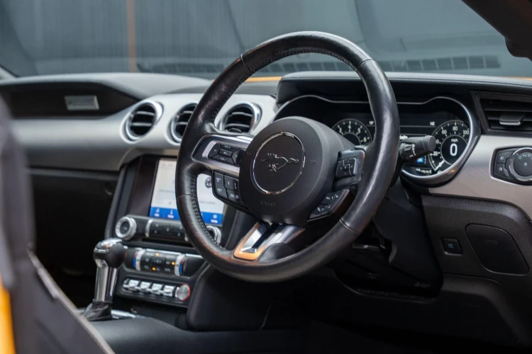 Vehicle Image 9