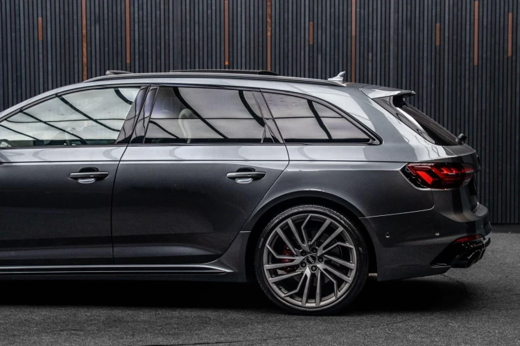 Vehicle Image 11