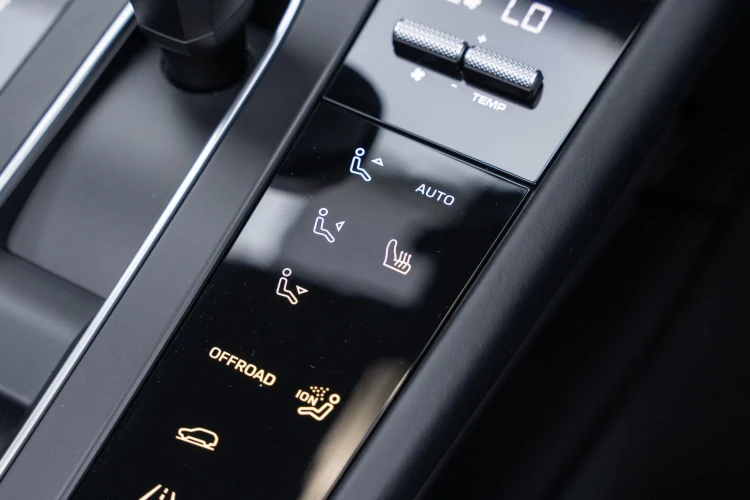 Vehicle Image 35