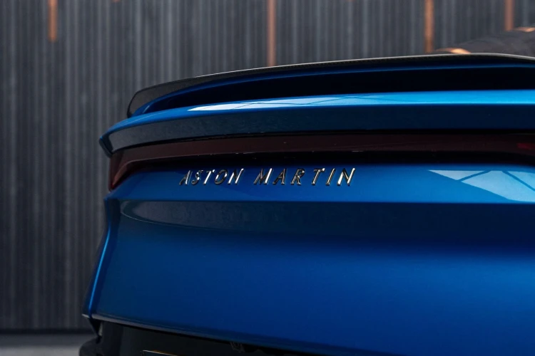 Vehicle Image 25