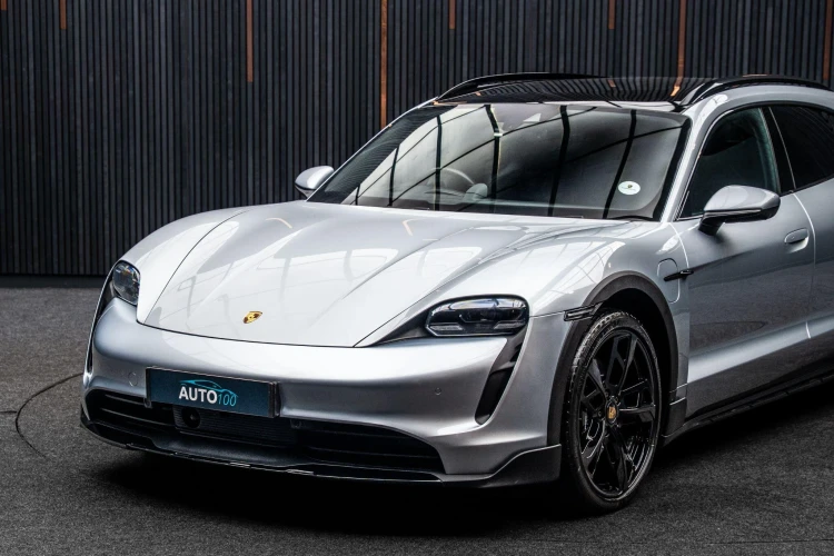 Vehicle Image 16