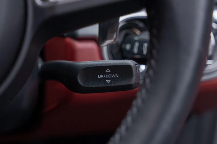 Vehicle Image 35