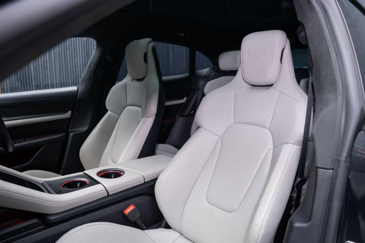 Vehicle Image 35