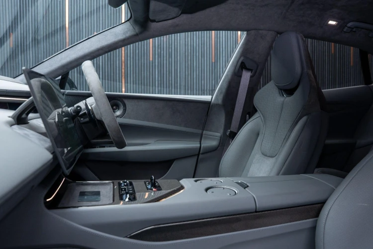 Vehicle Image 36