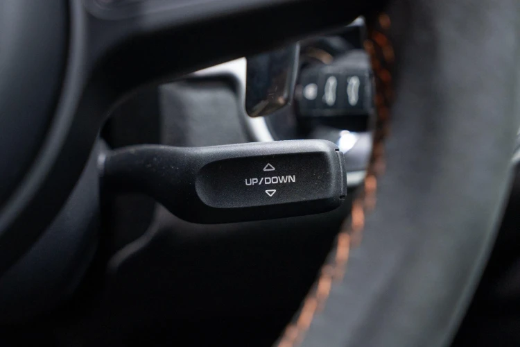 Vehicle Image 36