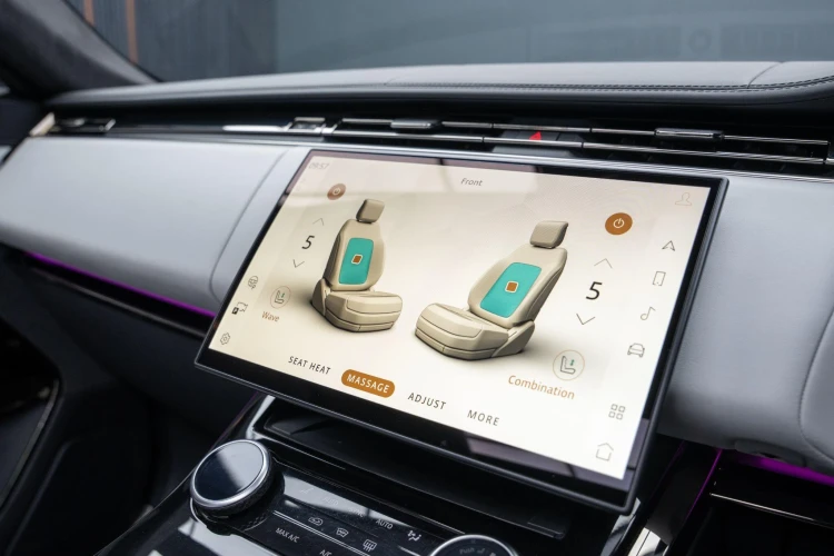 Vehicle Image 8