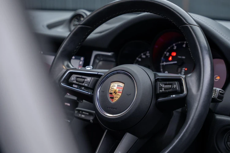 Vehicle Image 35