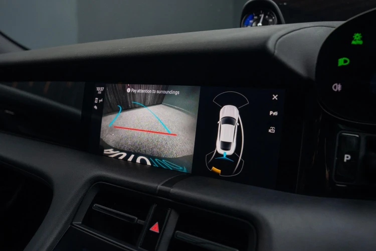 Vehicle Image 11