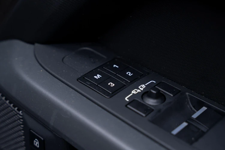 Vehicle Image 35