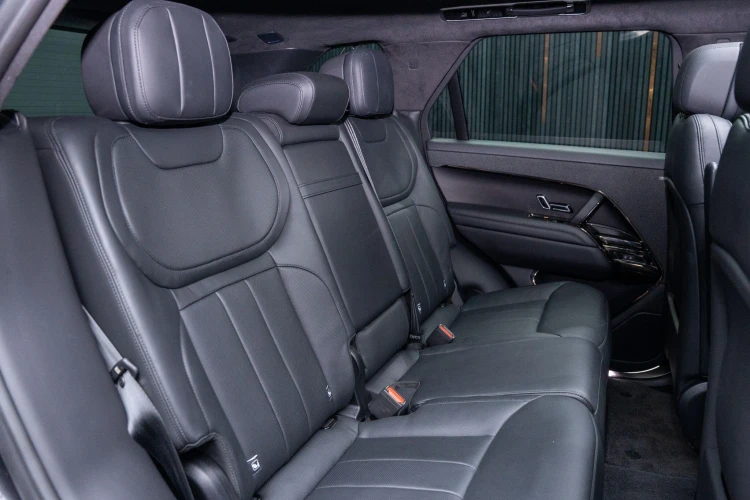 Vehicle Image 14