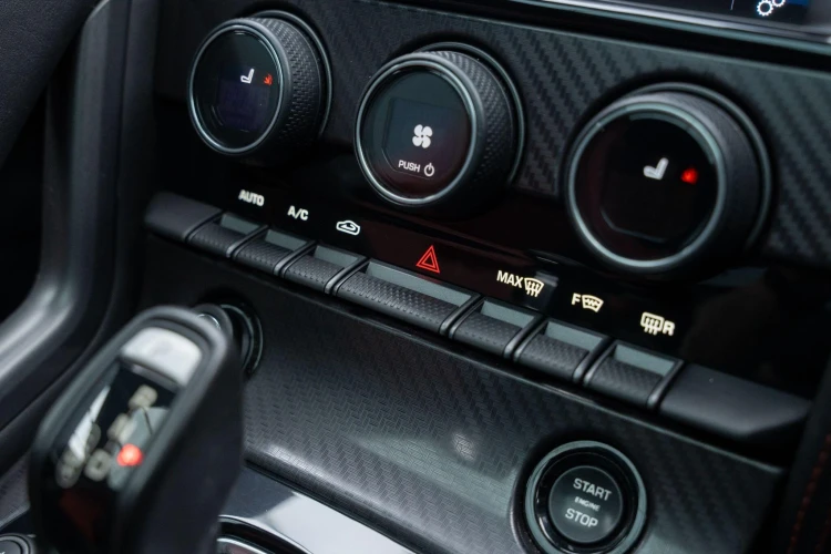 Vehicle Image 35