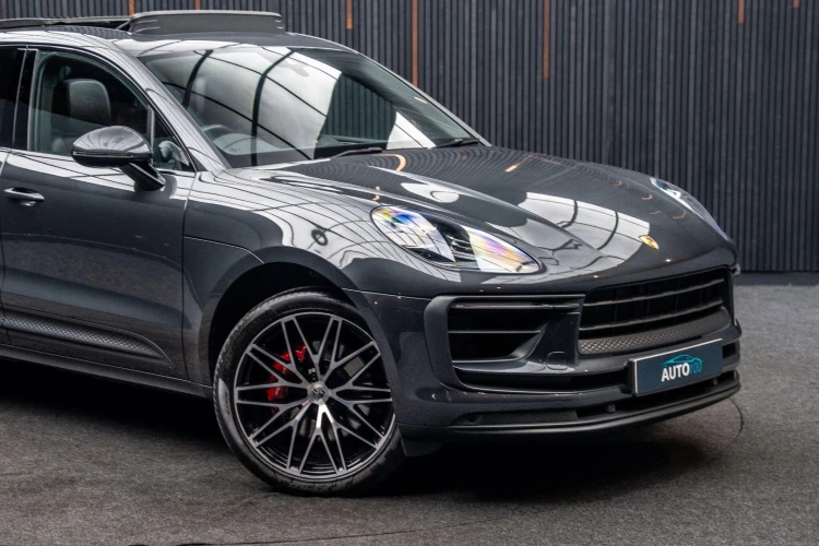 Vehicle Image 15