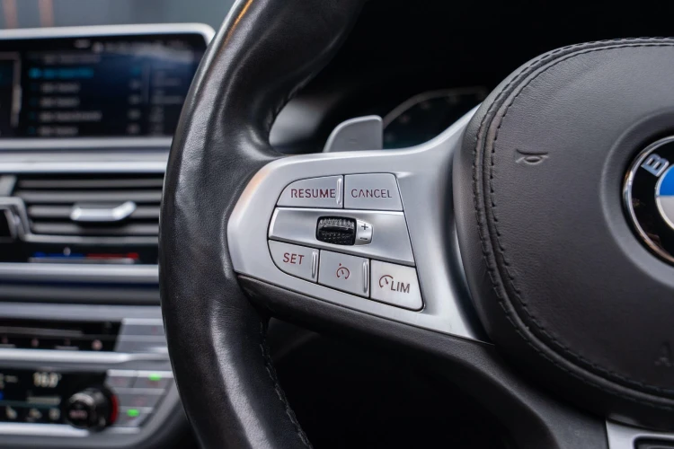 Vehicle Image 32