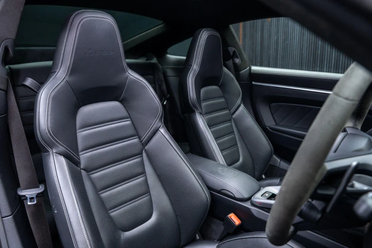 Vehicle Image 16