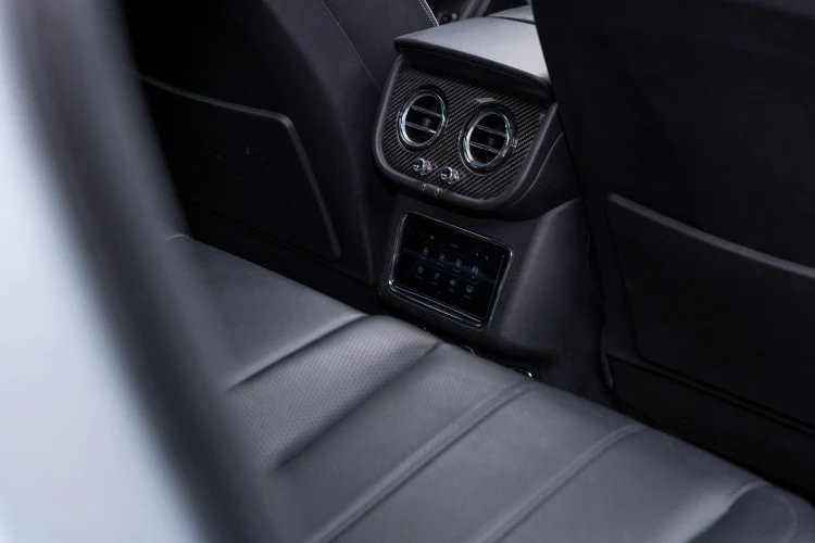 Vehicle Image 39