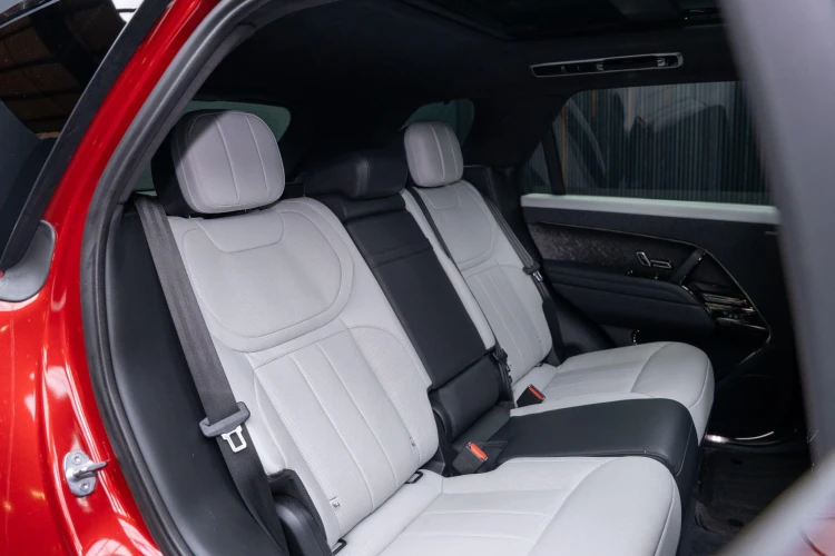 Vehicle Image 37